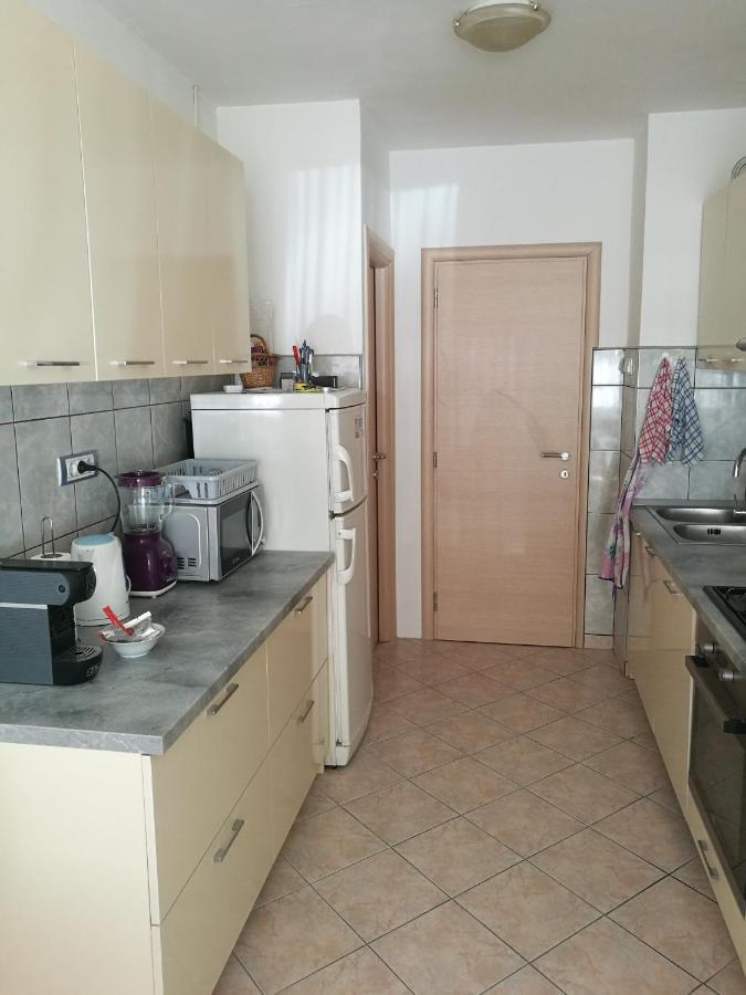 Pretty Big Double Bed Room With Balcony Split Ngoại thất bức ảnh
