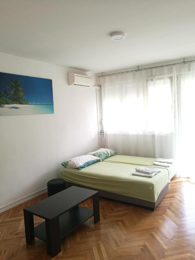 Pretty Big Double Bed Room With Balcony Split Ngoại thất bức ảnh