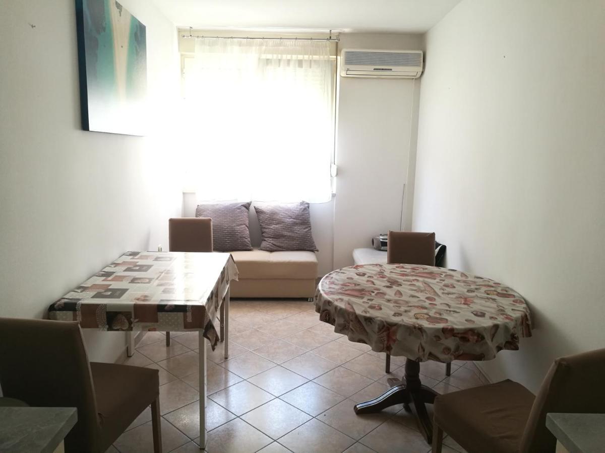 Pretty Big Double Bed Room With Balcony Split Ngoại thất bức ảnh