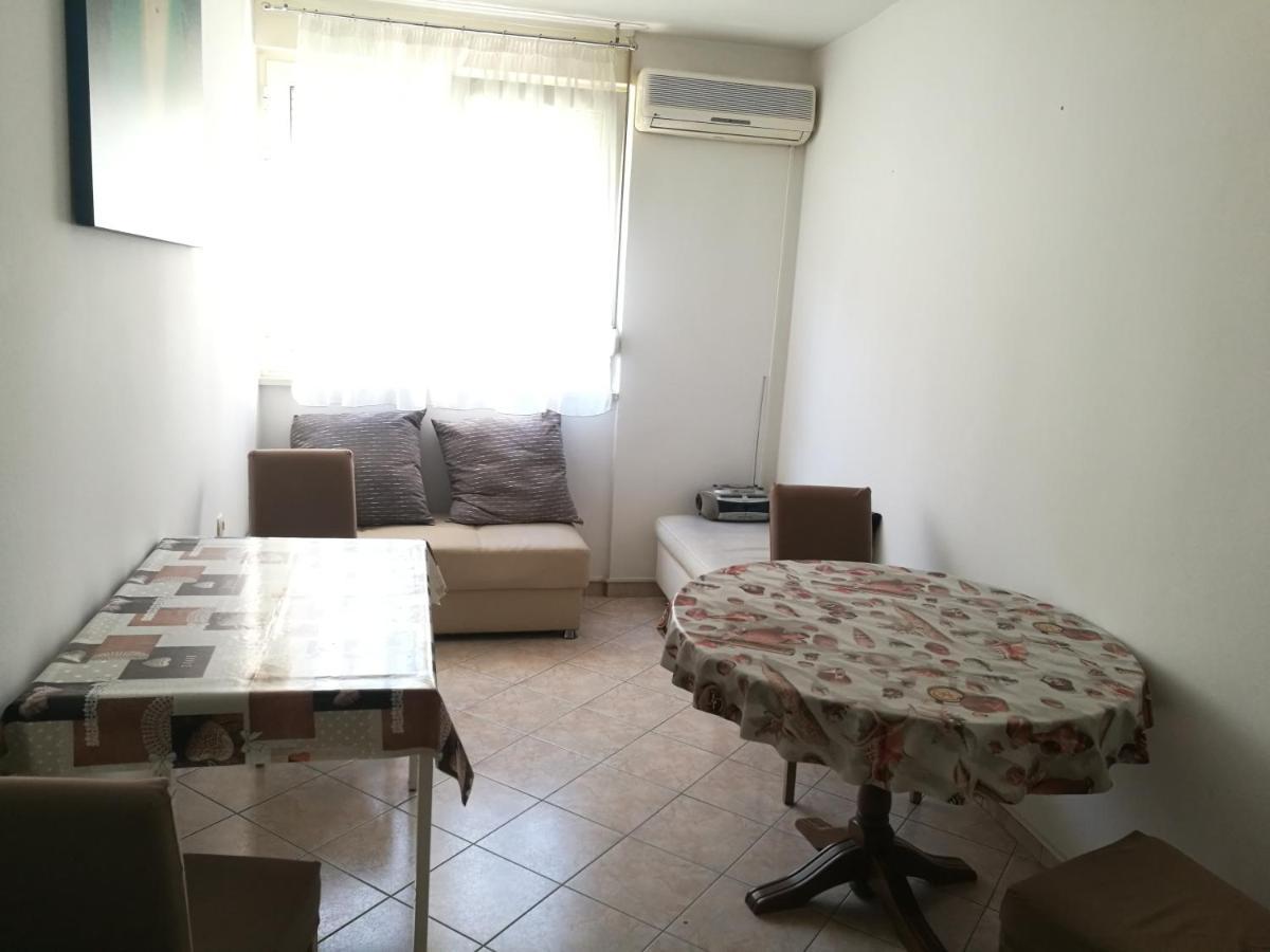 Pretty Big Double Bed Room With Balcony Split Ngoại thất bức ảnh